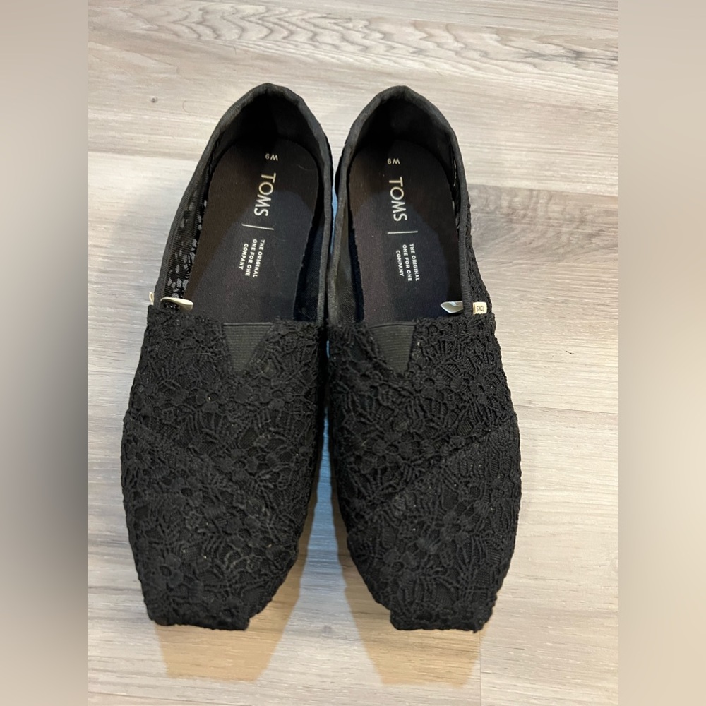 TOMS Black Lace